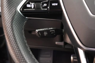 Audi Q8 e-tron 50 340pk quattro S Edition 95 kWh SOH 100% B&O HUD Keyless Stoelverwarming Camera Panoramadak Navigatie 2x S-Line / 19