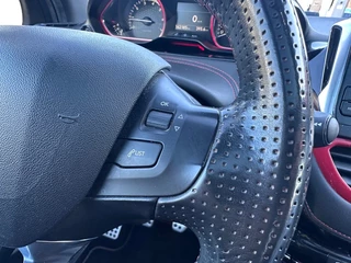 Peugeot 208 1.6 THP GTI Perfect onderhouden '' Pano - Infotainmensystem - Allseasonbanden '' / 19
