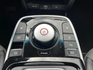 Kia e-Niro DynamicPlusLine 64 kWh | Elektrisch schuifdak | Keyless entry | Stoelverwarming / 21