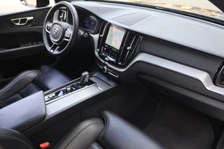 Volvo XC60 T6 Recharge AWD R-Design | Stoelverwarming & Koeling | 360° Camera | Panoramadak | Long Range | H/K | Keyless / 26