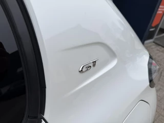 Peugeot 208 1.2 Turbo 100 PK GT | Navigatie | Zwart dak | Sportstoelen | Keyless Start | 17" Lichtmetalen Velgen | Full LED Verlichting | Climate Control | Cruise Control | Camera | Parkeersensoren | Dodehoek detectie | / 38