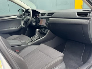 Skoda Superb Combi 1.4 TSI iV Style * AUTOMAAT * Trekhaak * Navigatiesysteem * Elektr. Kofferklep * / 14