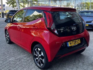 Toyota Aygo 1.0 VVT-i x-otic STOELVERWARMING CAMERA AIRCO EL-SPIEGELS LM-VELGEN 4S-BANDEN / 4