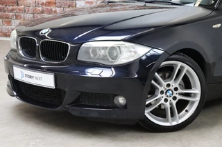 BMW 1 Series Cabrio 118i High Executive M Sport Pakket  / Navigatie Professional / Xenon / Leder / Hifi / Stoelverwarming / Climate Control / Lichtpakket / Windscherm / 18 Inch / Cruise Control / Bluetooth / 2