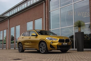 BMW X2 sDrive18i High Executive M-sport | 2e eigenaar | Driving Assistant | Panoramadak | 19 inch | Keyless entry | Head-up | Shadow line | HiFi audio | Stoelverwarming | Alcantara / 9