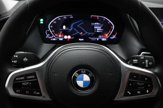 BMW 1-serie 118i Executive Edition | HALF LEDER | DAB | APPLE | DRAADLOZE LADER | CAMERA | 17" / 31