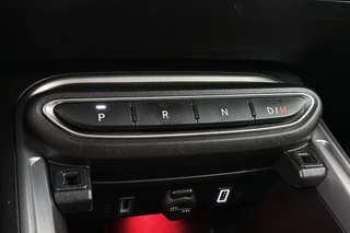 Jeep Avenger 1.2 e-Hybrid Summit Keyless 360-Camera Camera JBL Apple CarPlay / 27