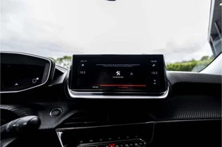 Peugeot 2008 1.2 PureTech Allure Pack  | Camera | Trekhaak | LED / 30
