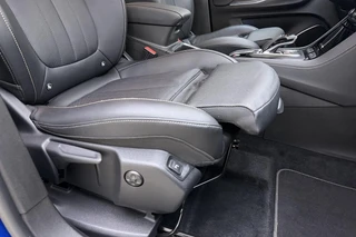 Opel Grandland X 1.6 Turbo Hybrid Elegance Automaat | Lederen bekleding | Stoelverwarming en ventilatie | Electrische achterklep | Keyless | Navigatie | DAB radio / 16