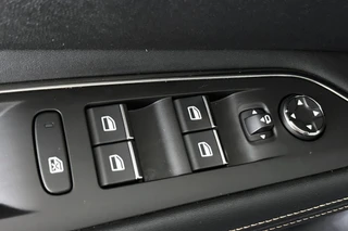 Peugeot 3008 1.2 PureTech GT Black Pack Trekhaak Keyless Stoelverwarming / 31