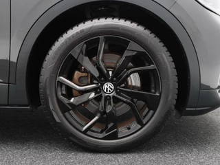 Volkswagen ID.4 First Max 77 kWh | Stoel/Stuurverwarming | Panorama dak | IQ Light | 360 Camera | Adaptive cruise | 21 Inch / 7