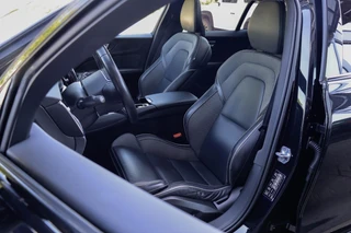 Volvo V60 T8 Recharge AWD R-Design Pano | HarmanKardon | Ak. Glas | Trekhaak | Head Up / 16