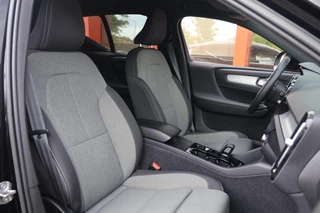 Volvo XC40 T4 Recharge Plus Bright | Stoelverwarming | Trekhaak | 360° Camera | H/K | Keyless / 28