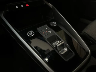 Audi A3 Sportback Sportback 35 TFSI Advanced edition Stoelverwarming Navigatie Climate Control / 7