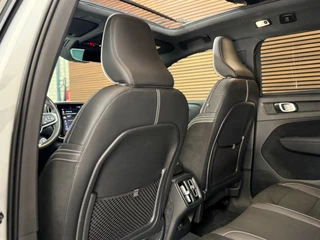 Volvo XC40 1.5 T3 R-Design | Pano | Winterpakket | Elektr voorstoelen+memory | Camera | Carplay / 35