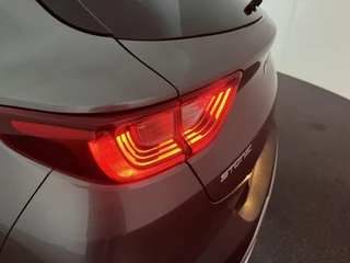 KIA Stonic 1.0 T-GDi MHEV 100pk GT-Line | Stoelverwarming | Stoelverwarming / 28