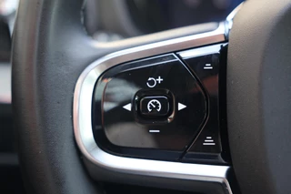 Volvo XC60 T6 Recharge AWD Plus Bright | Stoelverwarming | Trekhaak  | Parkeercamera | Panoramadak | Long Range |   Memory Stoelen | Keyless / 35