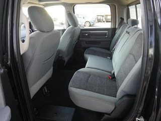 Dodge Ram 1500 5.7 V8 4x4 Crew Cab 5'7 Sport | Dubbele cabine | 3500KG Trekgewicht | Camera voor en achter | Sidesteps | Climate control | Trekhaak | Navigatie | Stoel en stuurverwarming / 10