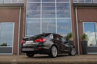 BMW 3-serie 316i Executive | Luxury Line | Sportstuur | Cruise control | Sportstoelen | Stoelverwarming | Climate control | Navigatie | Bluetooth | Regensensor | Lichtpakket | 18 inch | PDC / 6