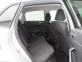Volkswagen Polo 1.0 TSi R-Line | Adaptive Cruise | Climatronic | CarPlay | Parkeersensoren | Navigatie | 16 Inch | 98.183 Km !! / 36