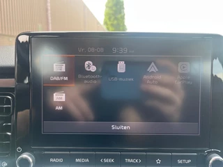 Kia Stonic 1.0i Turbo DynamicLine Automaat |  Two-tone lak | Apple Carplay / Android Auto | Airco |  Elektrische ramen | Camera | Parkeersensoren | Lichtmetalen velgen | / 18