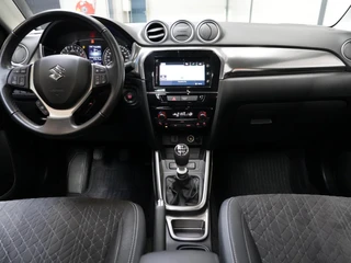 Suzuki Vitara 1.4 Boosterjet Style Smart Hybrid ✅Stoelverw.✅Trekhaak✅Panodak✅Dodehoek✅Adapt. Cruise✅Clima✅ / 5