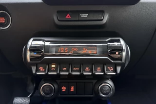 Suzuki Ignis 1.2 Smart Hybrid Style 83pk | Automaat | Navigatie | Climate Control | Cruise Control | Camera | Stoelverwarming | Keyless Start en Entry / 24