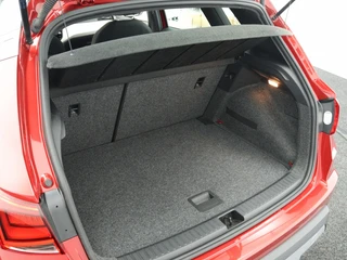 Seat Arona 1.0 TSI Xcellence Launch Edition | Trekhaak | Beats Audio | Navi | Camera / 18