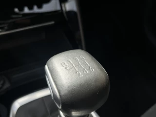 Peugeot 208 PureTech 100 GT  | Panoramadak | Keyless | Adaptive Cruise Control | Stoelverwarming | / 29