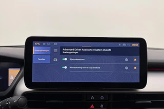 Jeep Avenger 1.2 e-Hybrid 110pk Automaat Summit | Navigatie | Trekhaak | Panoramadak | Adapt. Cruise control | JBL Audio | Elektrische achterklep | Stoelverwarming  | Climate Control / 24