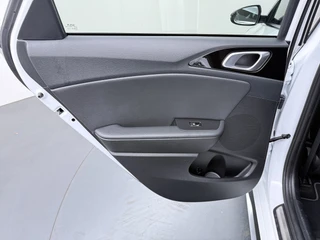 Kia ProCeed 1.0 T-GDi GT-Line  - Panorama dak - Elektrische Achterklep - Cruise Control - Navigatie - Climate Control - - Fabrieksgarantie tot 10-2030 / 36