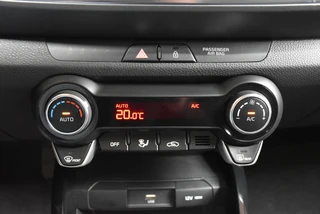 KIA Stonic 1.0 T-GDi MHEV 100pk DCT7 DynamicPlusLine / 23