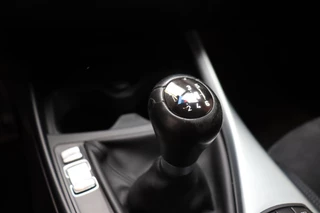 BMW 1 Series 118i Executive M Sport Pakket 5 deurs / Navigatie Professional / LED / Trekhaak / 18 Inch / Climate Control / Hifi / Parkeersensoren / Cruise Control / Extra Getint Glas / Bluetooth / Shadow Line / 20