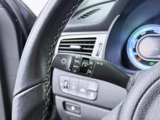 Kia Niro 1.6 GDi Hybrid DynamicLine  - Cruise Control - Lichtmetalen Velgen - Navigatie - Climate Control - Apple/Android Carplay - Virena Zekerheidspakket €895 / 25