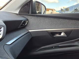 Peugeot 3008 1.2 PureTech Allure|Panorama|Trekhaak|NW Riem / 26