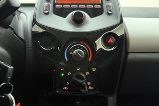 Peugeot 108 1.0 e-VTi Envy 72 PK | Handgeschakeld | 5-Deurs | Airco | Elektrische ramen | Getinte ramen | Radio | USB | AUX | Licht Metalen Velgen | 1e eigenaar / 20