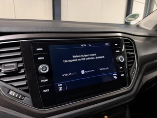 Volkswagen T-Roc 1.0 TSI Style Carplay Cruise Trekhaak NAP / 18
