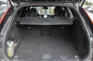 Volvo XC60 2.0 T6 PHEV Long range AWD R-Design|360 Camera|Trekhaak|Harmann|HUD|Stoel+Stuurverwarming| / 43