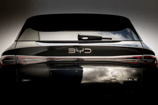 BYD SEAL 6 Touring 1.5 DM-i 212 Pk PHEV Comfort 1.350 WLTP | Panoramadak | 18 inch |  Adapt. Cruise | 360 camera | Virtual Cockpit / 29