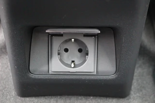 Lexus RZ 550e DIRECT 4 F SPORT 77 kWh DIRECT LEVERBAAR YOKE-STUUR STEER-BY-WIRE PANO MARK-LEVINSON STOELVENT / 35
