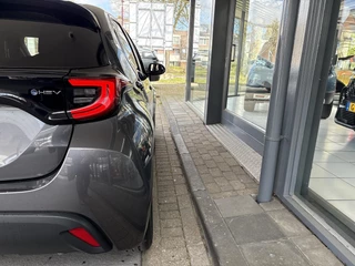 Toyota Yaris 1.5 Hybrid 115 First Edition Adaptive cruise ctrl / 10