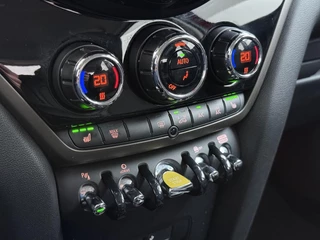 MINI Countryman 1.5 Cooper S E ALL4 RIJKLAARPRIJS INC. 12 MND BOVAG GARANTIE | SPORTSTOELEN | AFN. TREKHAAK | 4X4 | STOELVERWARMING| / 40