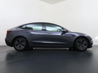 Tesla Model 3 Long Range AWD 75 kWh FABRIEKSGARANTIE OP ACCU & AANDRIJFLIJN TOT 2031 OF 192.000 KM + ALGEMENE AUTO T/M 06-2027 of 80.000KM! BTW verrekenbaar | SOH 94% | / 10