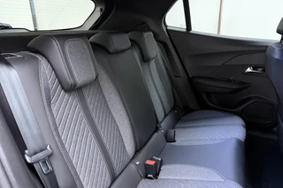 Peugeot 2008 1.2 Turbo 100 Allure | Draadloos Apple Carplay/Android Auto | Parkeersensoren | Privacy Glass | Lichtmetalen velgen | / 14