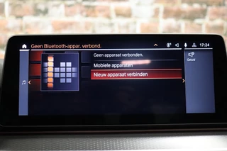 BMW 5 Serie Touring 520i High Executive M Sport Pakket Automaat  / Trekhaak / Navigatie Professional / Achteruitrijcamera / Comfortstoelen / DAB / Apple Carplay / Stoelverwarming / Adaptief Onderstel / Cruise Control / LED / 27