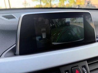 BMW X1 SDrive18i Executive achteruitrijcamera, extra getint glas, electr bedienbare achterklep, parelmoer wit / 7