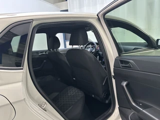 Volkswagen Polo 1.0 TSI R-Line Business LED Camera Stoelverwarming Virtual Cockpit DAB+ / 19
