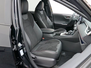 Toyota RAV4 2.5 Plug in Hybrid AWD Style LED | Winterpack | Navigatie / 20