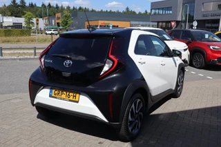 Toyota Aygo X PULSE NL-AUTO 1E EIGENAAR CLIMA NAVI APPLE/ANDROID LM-VELGEN ALL-SEASON PRIVACY-GLASS / 7