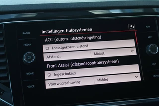 Volkswagen T-Roc 1.5 TSI R-Line Org. NL | Af. Trekhaak | Virtueel | ACC | Stoel/stuurverwarming / 17